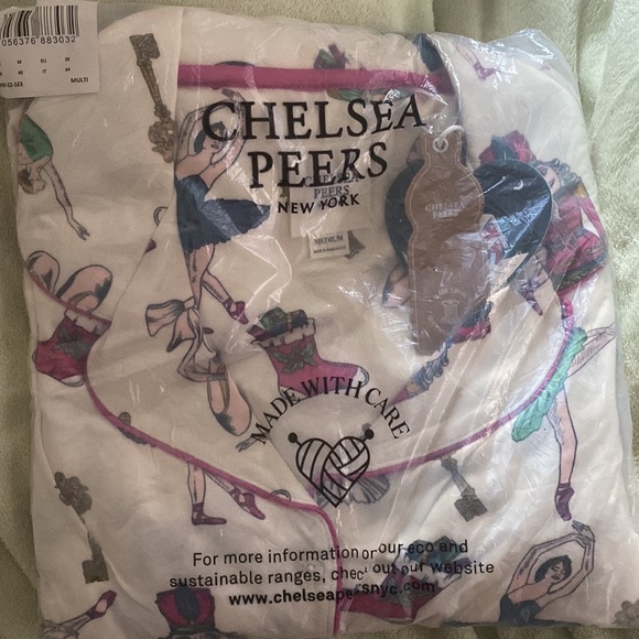 Chelsea Peers Ny Nutcracker Pajamas - Picture 10 of 11